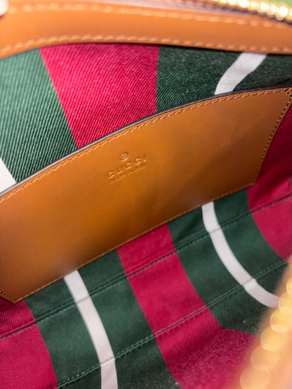 Stunning New Gucci Emblem 2 Way - Picture 8 of 15